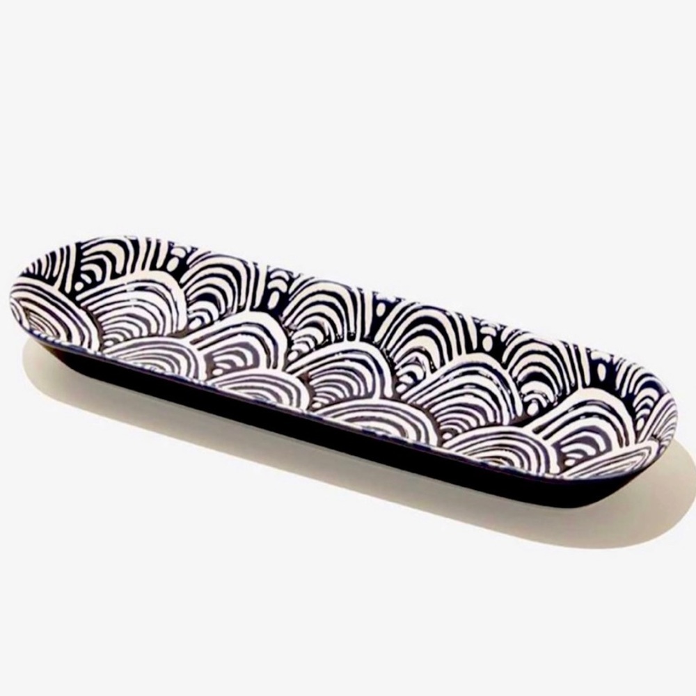 Ceramic Tray in black & white